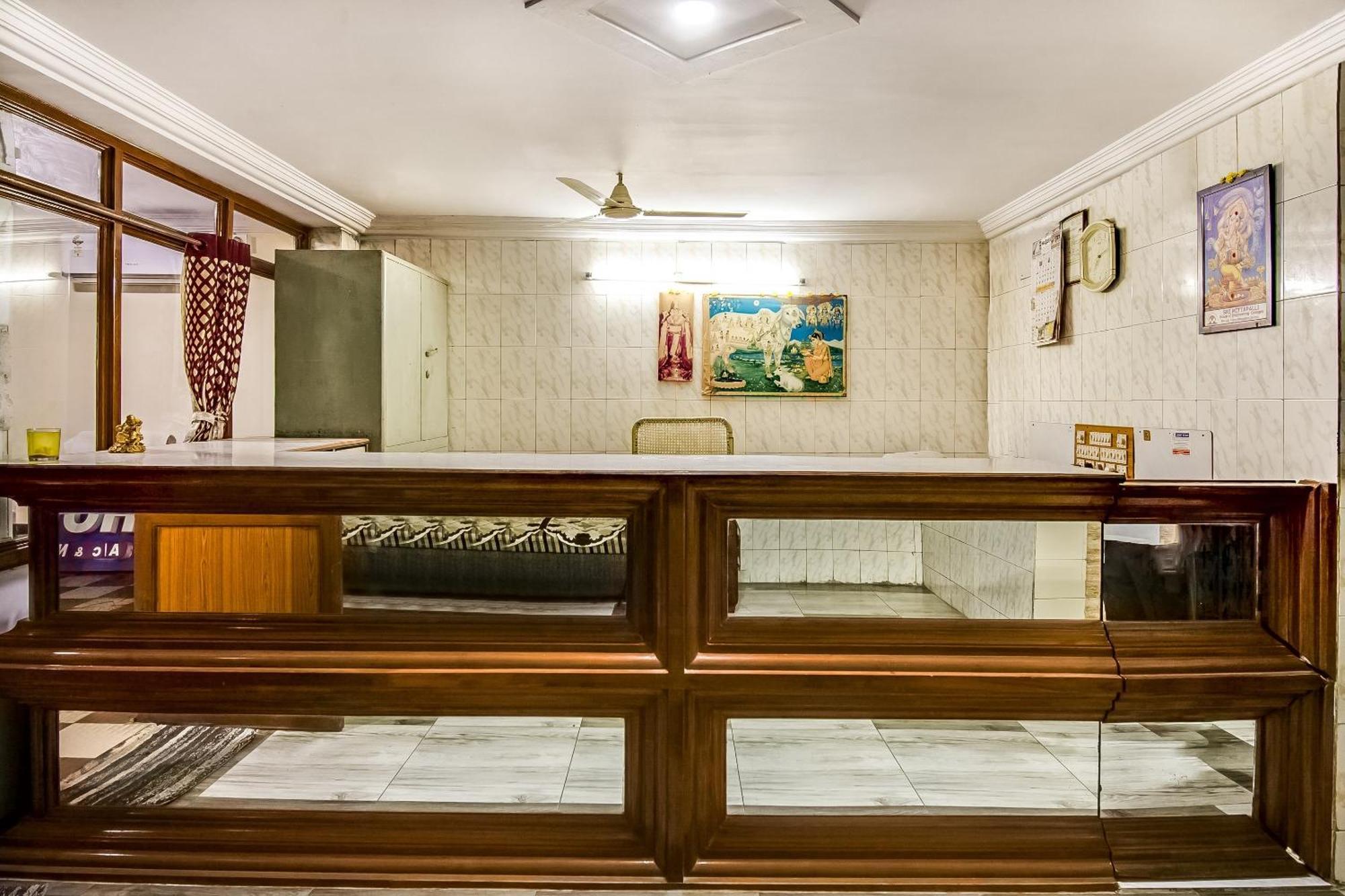 Spot On Sri Surya Lodge Guntur Exterior photo