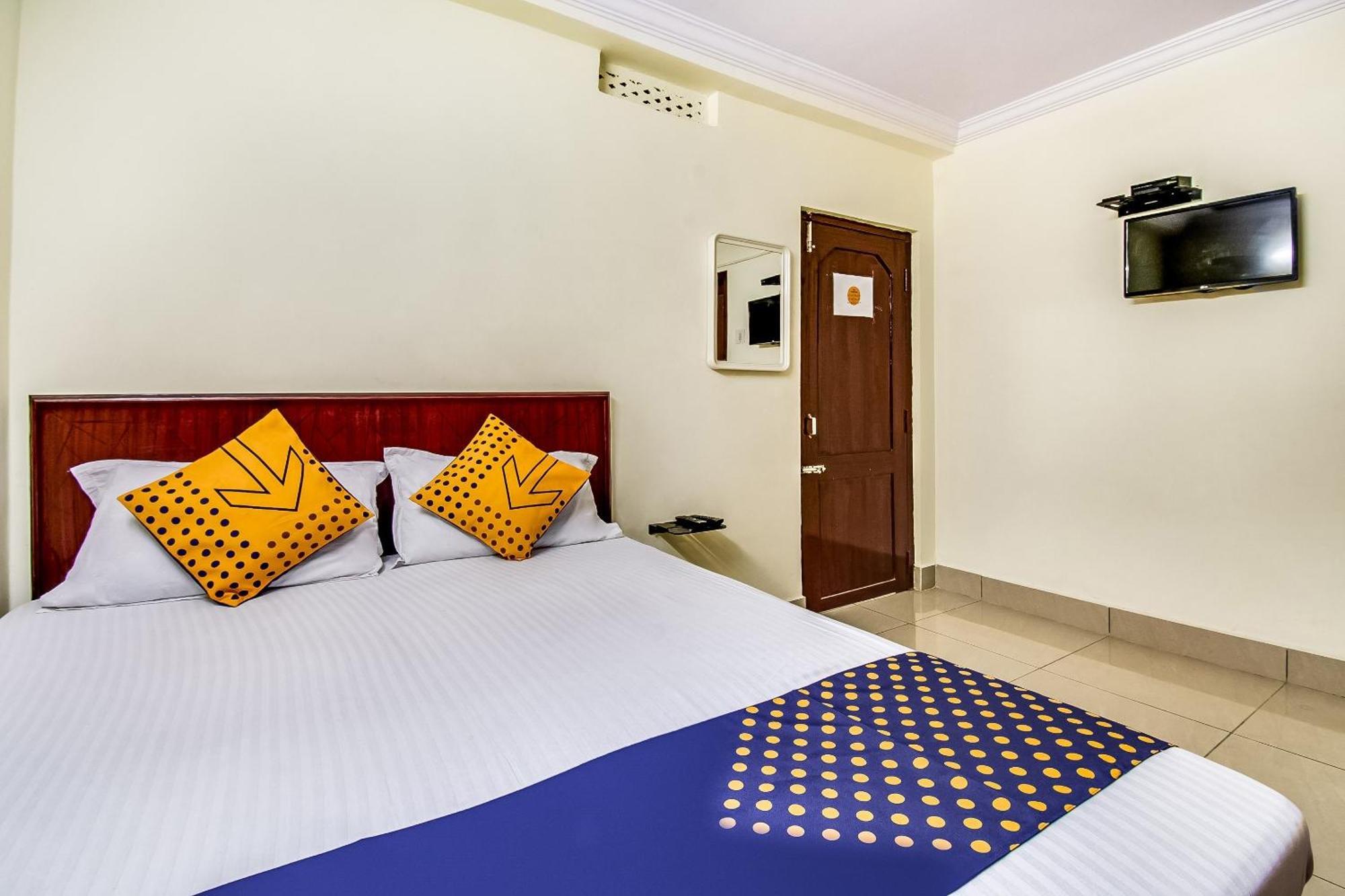 Spot On Sri Surya Lodge Guntur Exterior photo