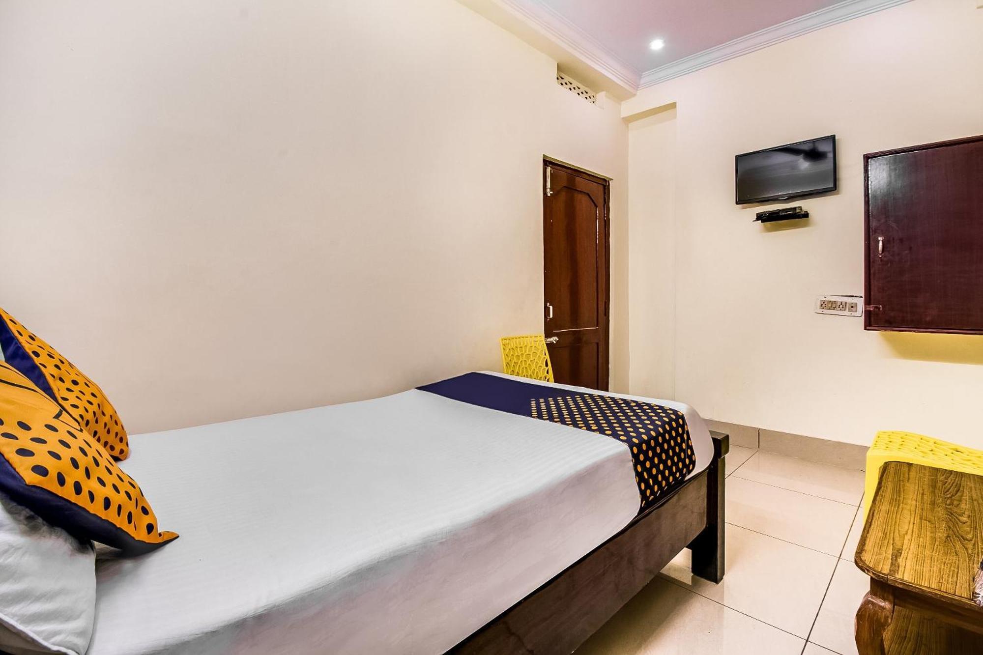 Spot On Sri Surya Lodge Guntur Exterior photo